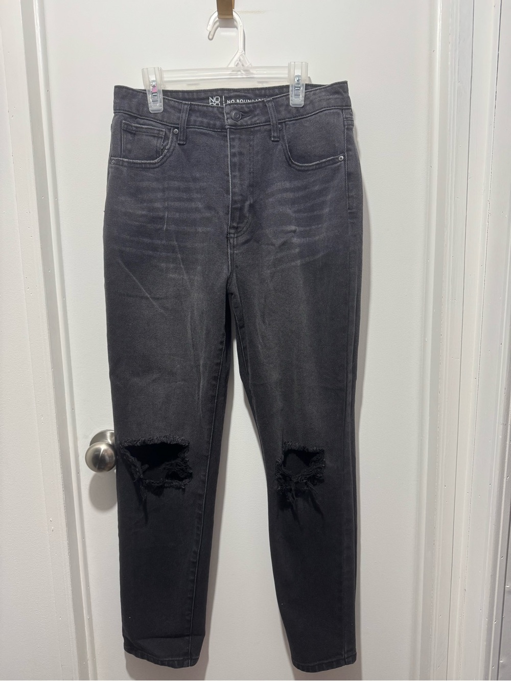 No Boundaries Black Ripped Boyfriend Jeans size 11